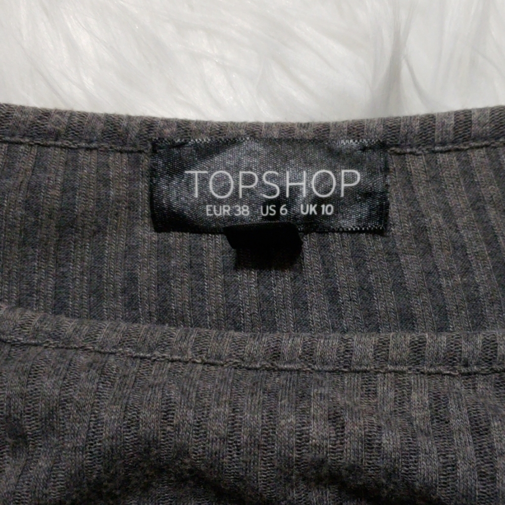 Crop top - Picture 2 of 3